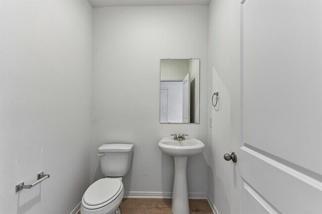 Building Photo - 235 Surrey Oaks