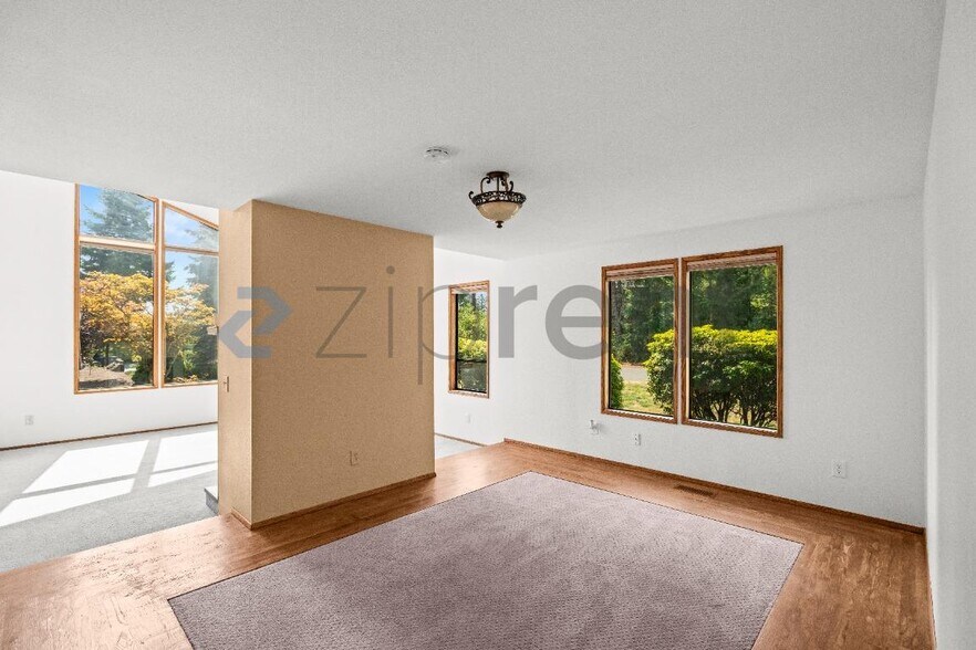 Building Photo - Unit