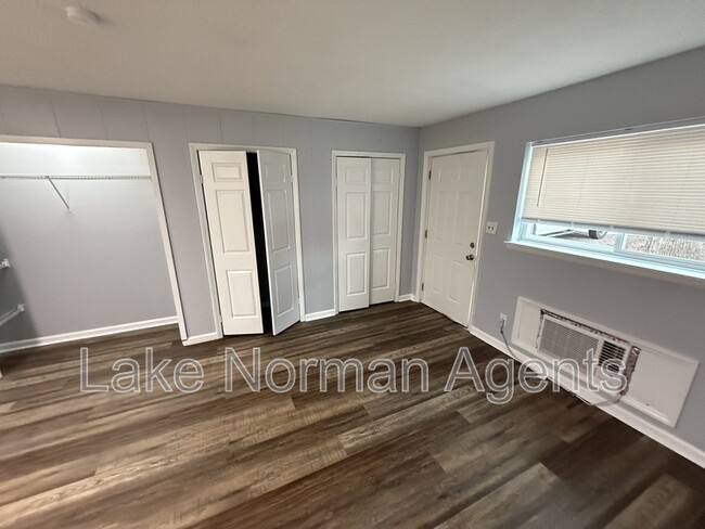 Building Photo - 435 3rd Ave Dr SE