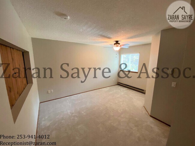 Building Photo - 428 - Spectacular Townhouse with Ultimate Privacy