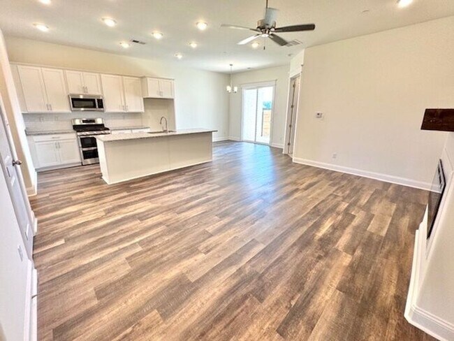 Building Photo - OPEN HOUSE! Saturday, August 2, 2025. Now ...
