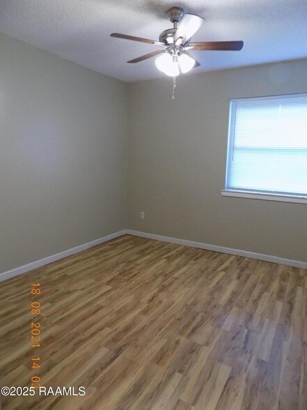 Building Photo - 11 Clematis Ct