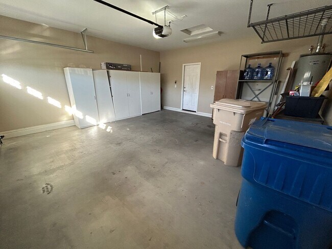 Building Photo - 26066 W Yukon Dr