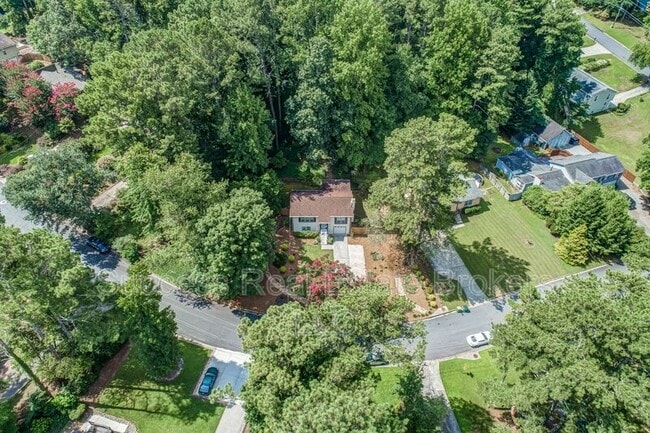 Building Photo - 4734 N Springs Rd NW