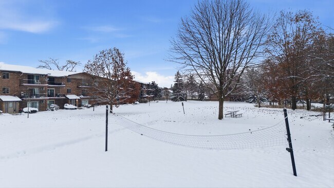 Building Photo - 2556 Waterbury Dr