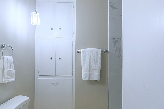 Building Photo - 11304 Largo Dr