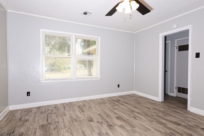 Building Photo - 3591 Robert E Lee Dr