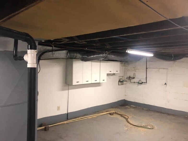 Building Photo - 206 Butler St