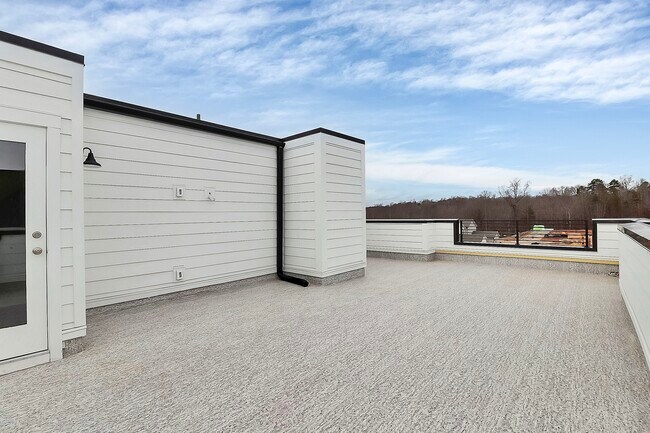 Building Photo - 7009 Westrow Ave