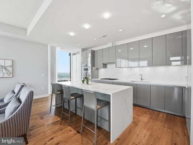 Building Photo - 1781 N Pierce St