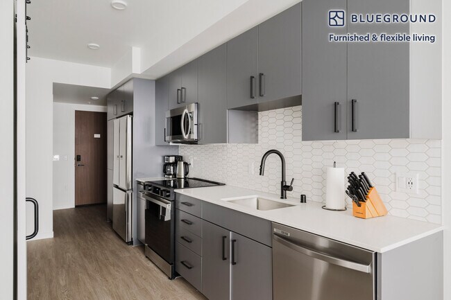 Building Photo - 17305 NE 67th Ct