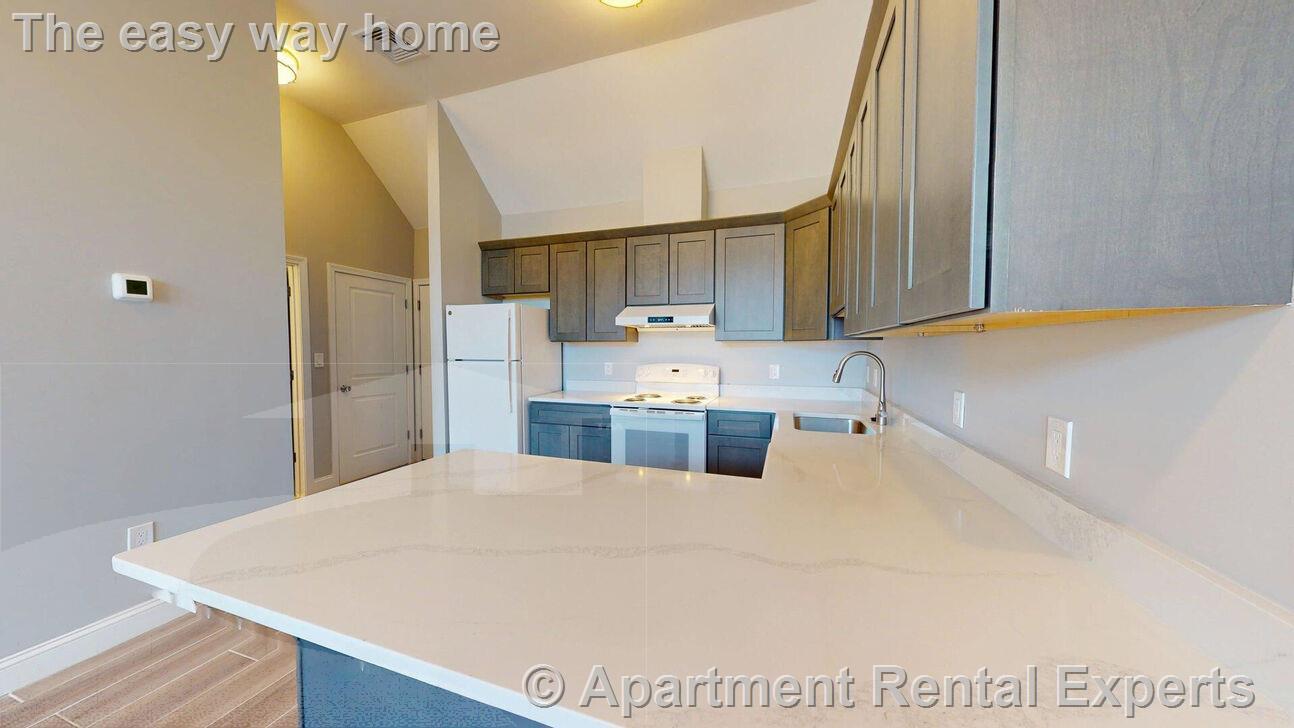 Building Photo - 51 Hill Rd