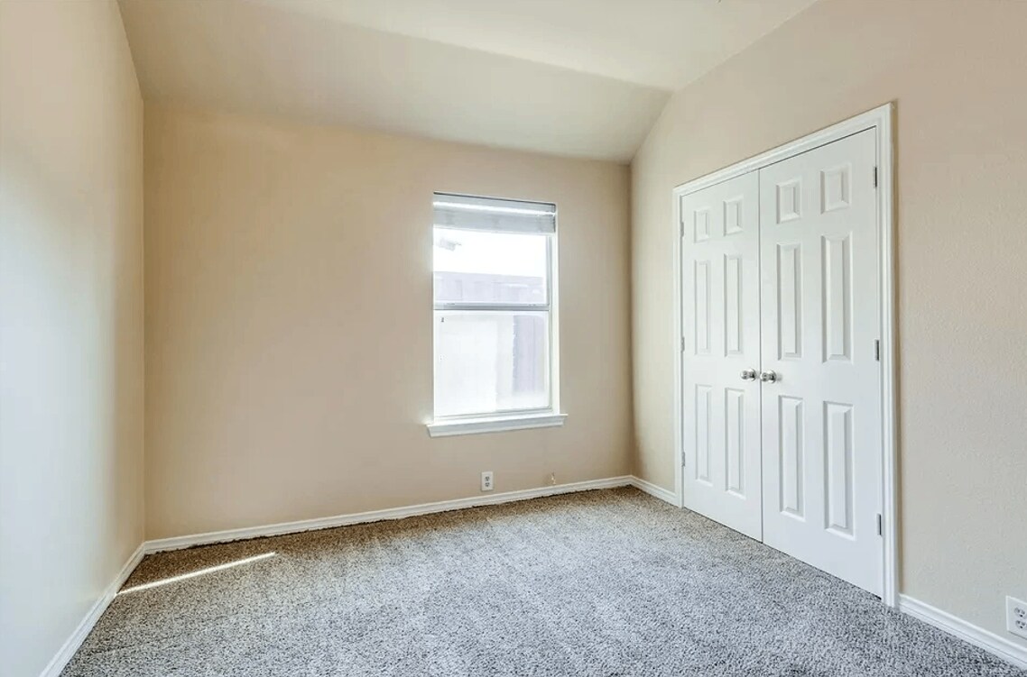 Building Photo - 11431 Wovenedge Ct