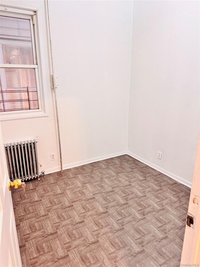 Building Photo - 121 Linden St