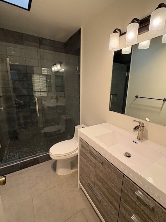 Building Photo - Tranquil Single-Story Townhome in Northshore