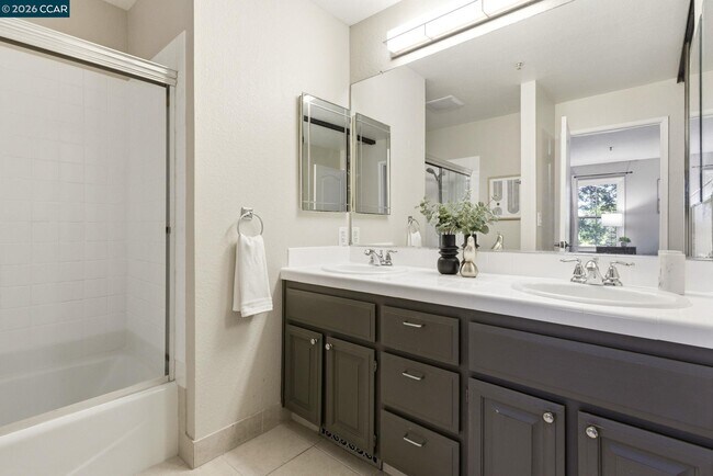 Building Photo - 3279 Mt Diablo Ct