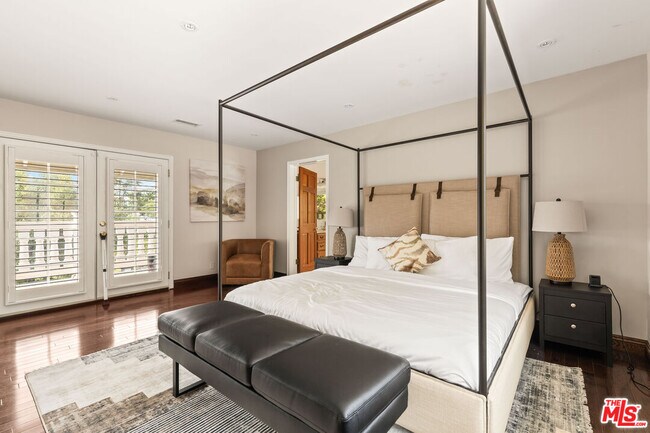 Building Photo - 3200 Oakley Dr