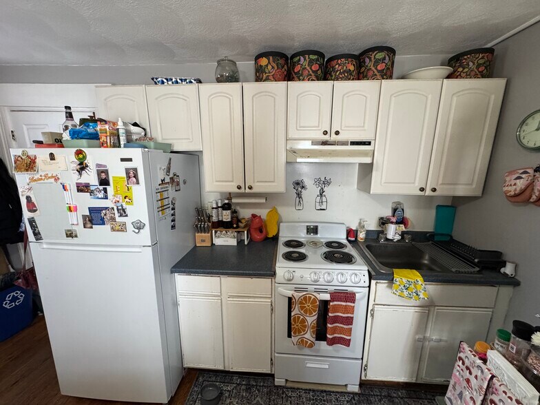 Building Photo - 639 Somerville Ave