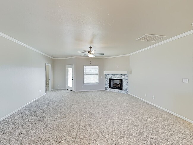 Building Photo - A Very Nice 4 Bedroom 2 Bath Home with 3 C...