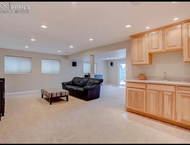 Building Photo - 2565 Wimbleton Ct