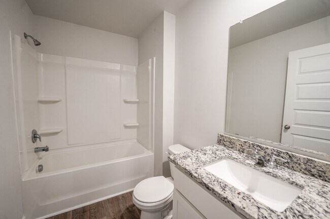 Building Photo - AVAILABLE NOW!