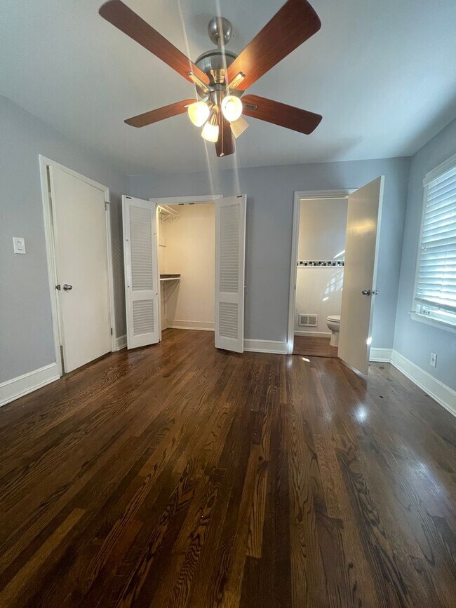 Building Photo - 3 BR Brick Ranch with Fenced Yard in Starm...