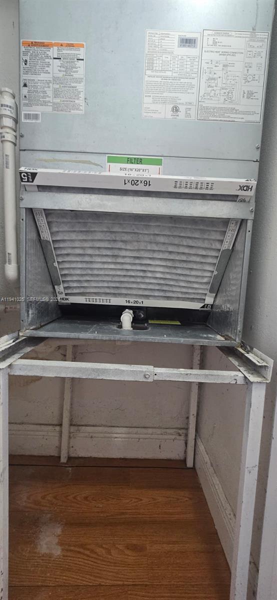 Building Photo - 8430 Harding Ave