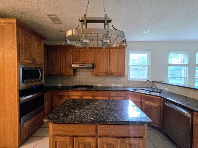 Building Photo - 3705 Golden Aspen Dr