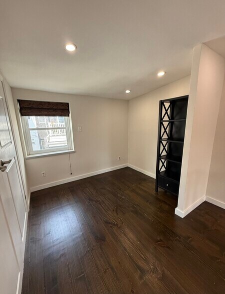 Seating area/office nook - 1617 Olive St