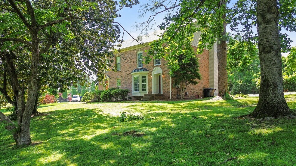 Building Photo - 4100 Lealand Ln