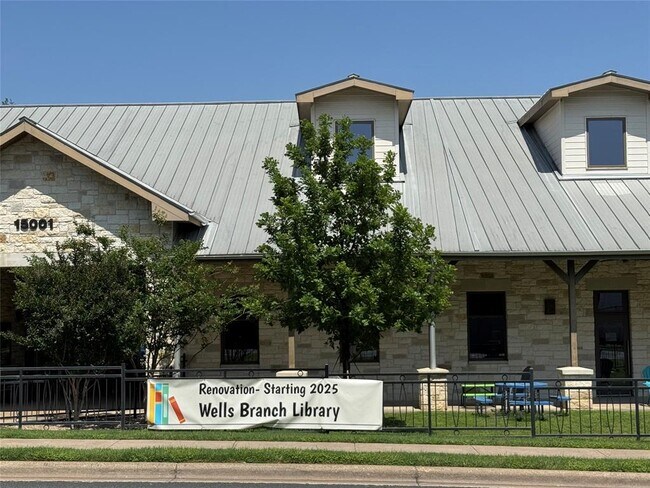 Building Photo - 2112 Surrender Ave