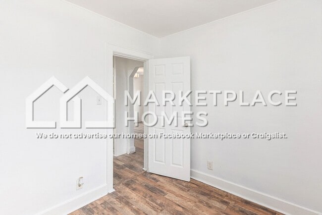 Building Photo - 6065 Plainview Ave