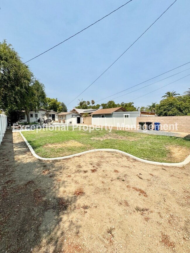 Building Photo - Great 2 bed 1 bath Craftsman home!