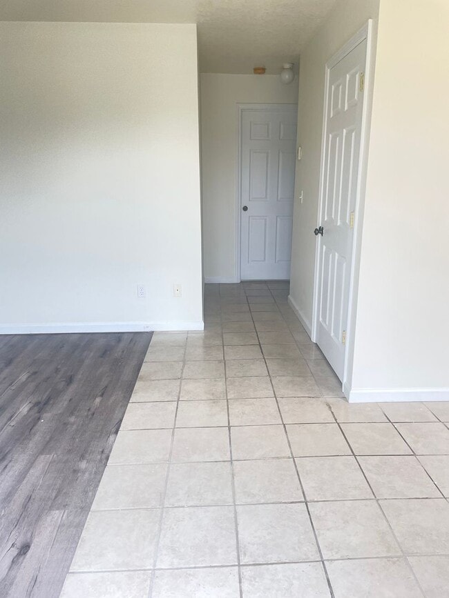 Building Photo - Cute 1 bed 1 bath home in Bay St Louis! Great location and nice yard!