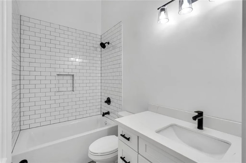 Building Photo - 1802 Franklin Ave