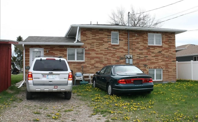 Building Photo - Northwestern DuPlex