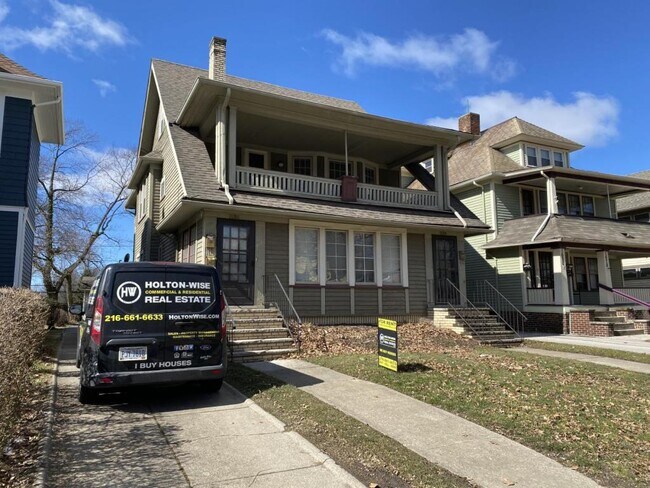 Building Photo - 1686 Coventry Road #Third Floor