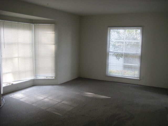 Building Photo - 609 Kelton Ave