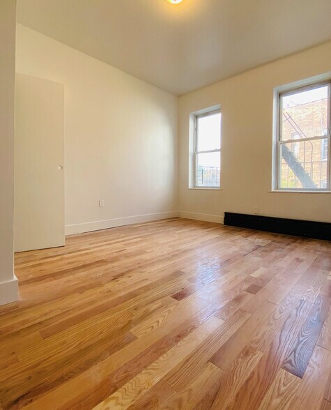 Building Photo - 273 Sumpter St