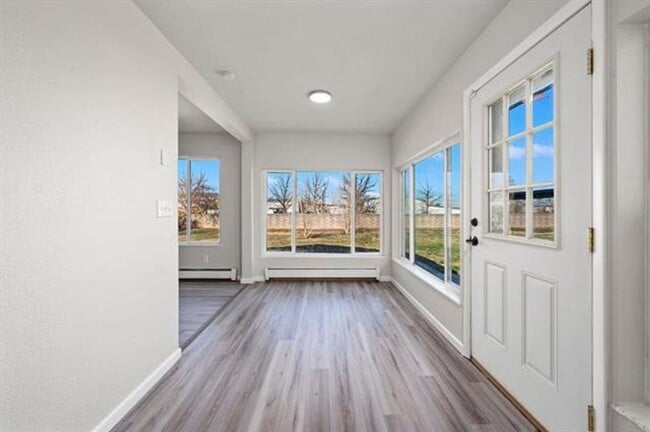 Building Photo - 3 Bed 2.5 Bath Home Available!