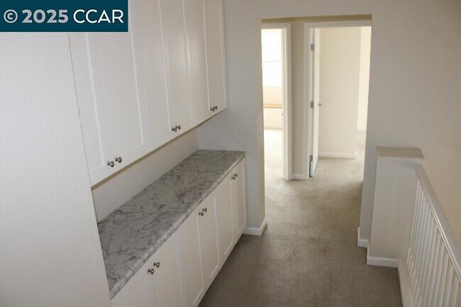 Building Photo - 247 Catalina Dr