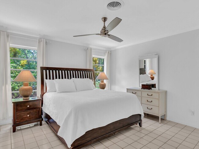 Building Photo - 1425 Treasure Cove Ln