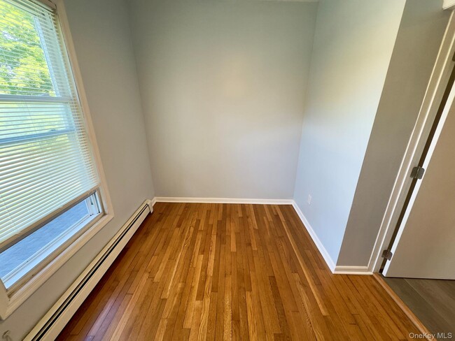Building Photo - 130 Mahopac Ave