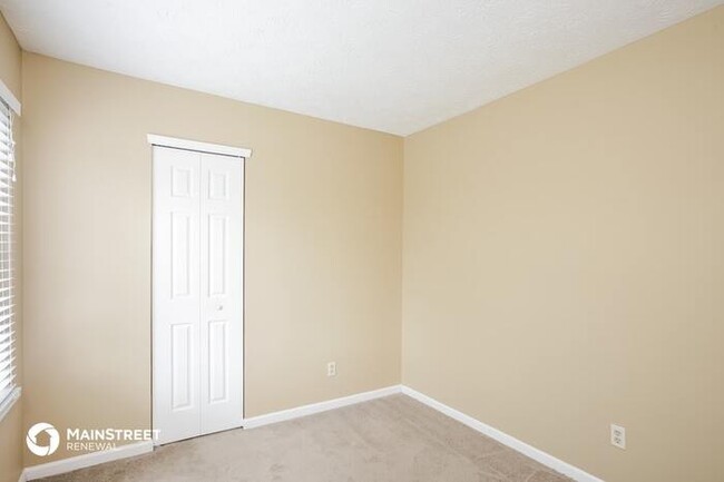 Building Photo - 5517 Snowberry Ct, Indianapolis, IN 46221