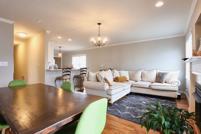 Building Photo - 314 Wyndhurst Dr