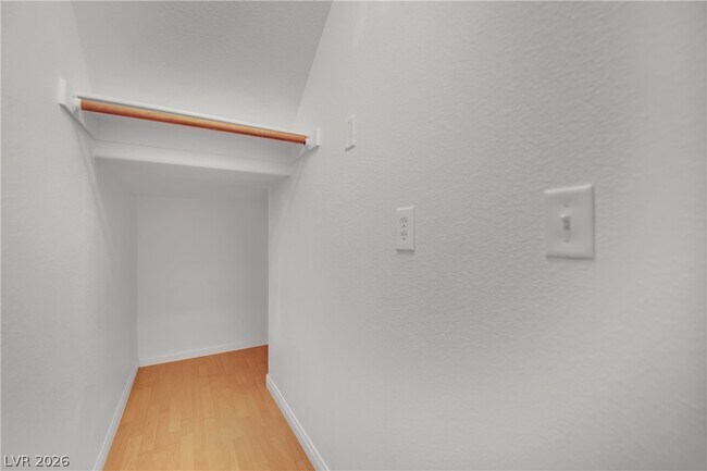 Building Photo - 9965 Lorian St