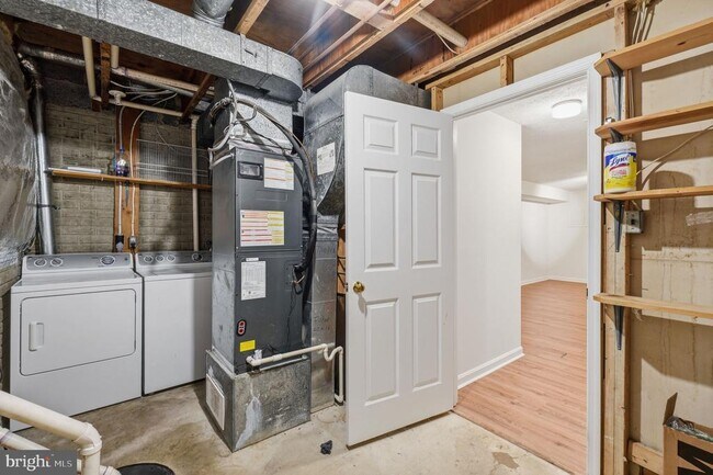 Building Photo - 541 Colecroft Ct