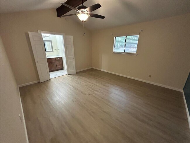Building Photo - 1012 Mockingbird Dr