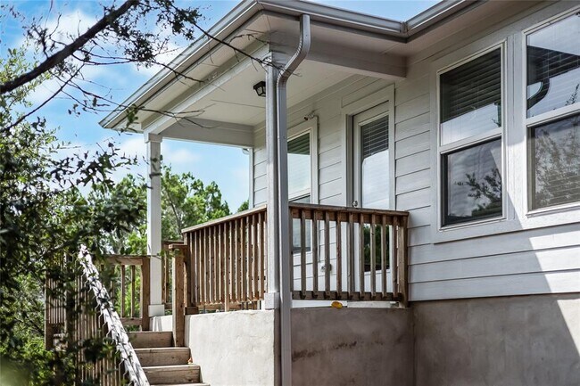Building Photo - 21302 Santa Rosa Ave