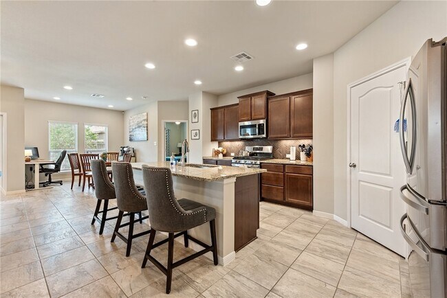 Building Photo - 6308 Southern Cross Dr